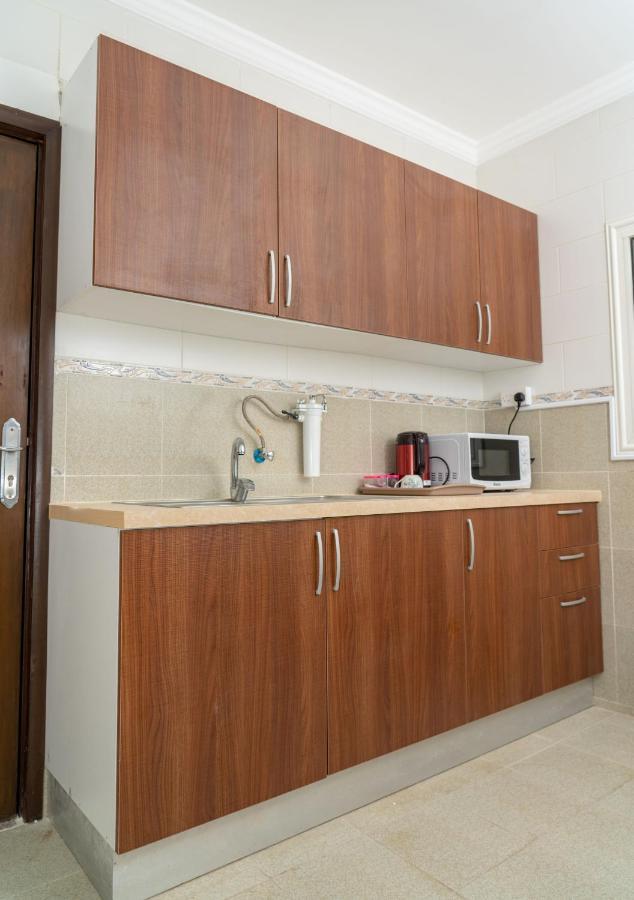 Zodiac Hotel Apartments Fahaheel Кувейт Экстерьер фото